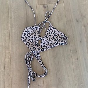 Hollister criss-cross bathing suit top!